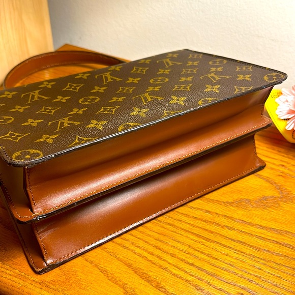 Authentic Louis Vuitton Messenger bag. - Picture 12 of 13